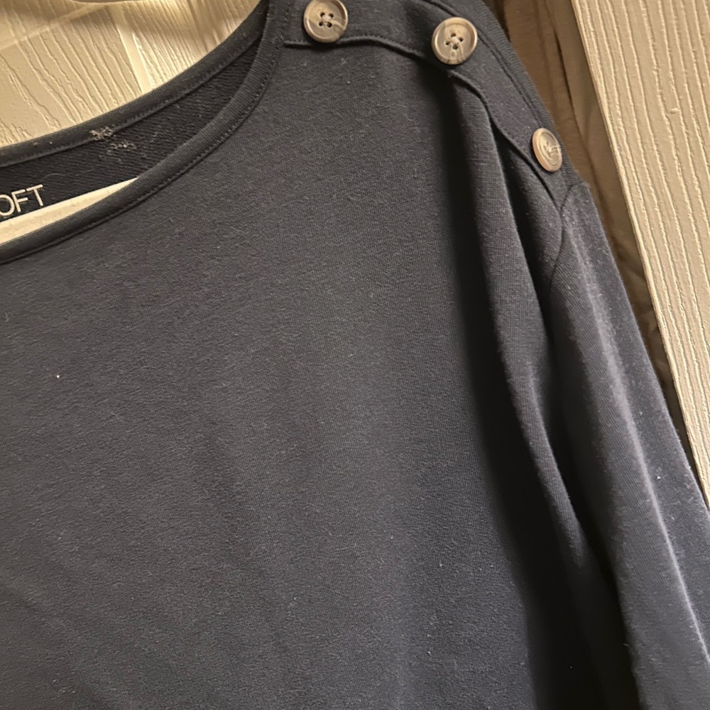 Loft Navy Top NWOT - Picture 3 of 4